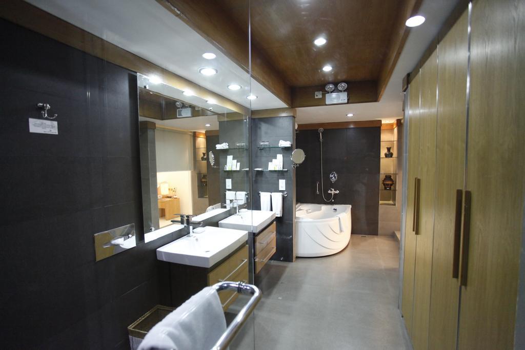 Platinum Suites Dhaka Exteriör bild