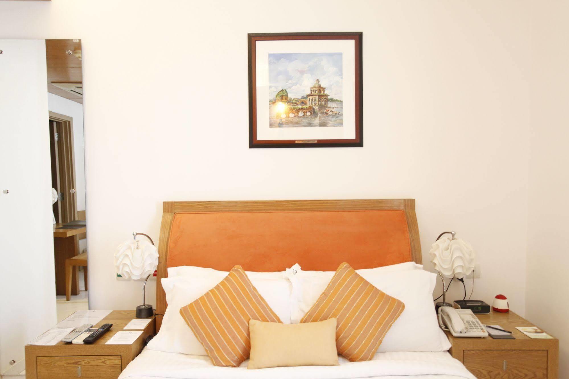 Platinum Suites Dhaka Exteriör bild